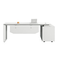 Bureau de direction en bois blanc convertible en forme de L, de luxe moderne, de haute qualité, grand bureau d'ordinateur pour cadre supérieur, avec table d'appoint.