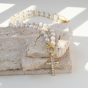 Collar de Moda con Crucifijo de Latón, Joyería Religiosa para Mujer, Collar con Cuentas y Colgante de Cruz de Jesús con Circonitas, Bañado en Oro de 18K - Product Image 4