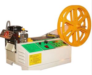 Machine de découpe automatique d'angle pour rubans, sangles, ceintures, sangles en PVC et rubans thermocollants, pour usine - Product Image 1