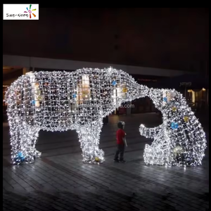 Iluminación navideña LED de oso polar grande para exteriores, personalizable en tamaño y color - Product Image 1