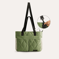 Sac fourre-tout matelassé vert avec poignées en sangle, deux poches avant, sac à bandoulière léger, logo personnalisé, fabricant OEM ODM