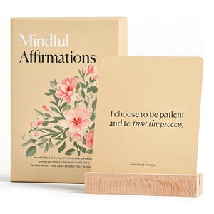 Custom Eco-Friendly Luxury Gold Foil Autocuidado 52 Mindfulness Afirmación Tarjetas Caja magnética personalizada para aplicación familiar - Product Image 1