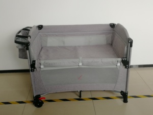 <span class=keywords><strong>Parc</strong></span> pour bébé et <span class=keywords><strong>lit</strong></span> de voyage en métal moderne, norme européenne, portable, pour usage intérieur (0-3 ans), adapté à la chambre et au salon - Product Image 4