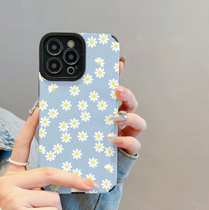 Custodia per cellulare in TPU in similpelle con stampa di piccole margherite bianche per iPhone X, XR, 11, 12, 13, 14, 15, 16, 17, 18 Pro Max - Product Image 1