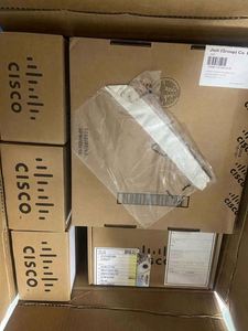 Routeur Cisco neuf C8300-2N2S-4T2X, commutateurs de la série C8300, licence optionnelle pour la mise à niveau vers un commutateur Cisco 100GE C8300-2N2S-4T2X - Product Image 6
