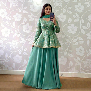 Conjunto de 3 piezas Aara Fashion: Top, pantalón Farshi y Dupatta para mujer, de seda, largo hasta el suelo, con bordado elegante, de algodón, de secado rápido, ideal para fiestas. - Product Image 1