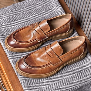 Mocassins en cuir véritable noir à tige haute pour hommes, chaussures de style britannique polyvalentes, à la mode, rétro, colorées, haut de gamme - Product Image 5