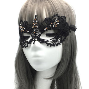 Zwart Kanten Maskerade Masker Met Rode Steentjes Sprankelend Oogmasker Elegant Kostuumaccessoire Voor Feestbalevenement - Product Image 4