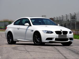 Kit Carrozzeria per <span class=keywords><strong>BMW</strong></span> <span class=keywords><strong>Serie</strong></span> <span class=keywords><strong>3</strong></span> E92 Coupé Aggiornamento a Stile M3 con Paraurti Anteriore Minigonne Laterali e Griglia - Product Image 4