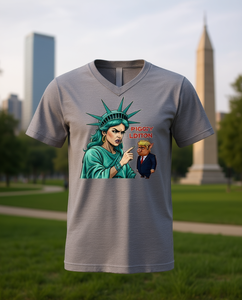 T-shirt Grafica Quiet Piggy Liberty Edition Unisex Grigia con Scollo a V Manica Corta Stampa Digitale Abbigliamento Promozionale - Product Image 2