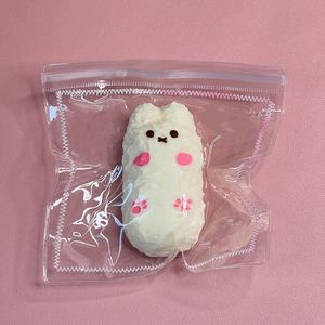 Jouets à presser en silicone de qualité alimentaire, bâtonnets de fromage agneau et lapin réalistes de 9 cm, jouets anti-stress pour enfants de 5 à 7 ans, cadeau pour les 6 ans et plus - Product Image 3