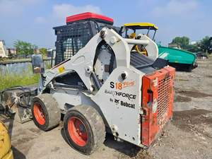 لودر كاسح انزلاقي التوجيه مستعمل طراز S18 لعام 2021، محرك كوبوتا، وزن تشغيلي 1400 كجم، حمولة مقدرة 340 كجم، قوة 25.2 كيلوواط، ارتفاع رفع أقصى 2.2 متر - Product Image 2