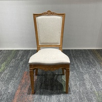 Französische Neoklassische Stoffbezogene Esszimmerstühle Luxus-Hotel-Bankette und Elegante Landhaus-Hochzeiten Holzmaserung PP-Stühle