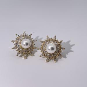 Tianyu Gems <b>Vintage</b> <b>French</b> Court-Style Luxurious Brass Gold-Plated Zircon Sunflower and Pearl Stud Earrings - Product Image 1