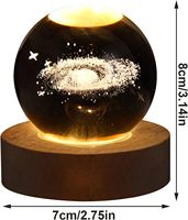 Art de rêve 3D sur le thème de l'espace Système solaire Saturne Galaxy Boule de verre en cristal USB Power Sphere Night Glowing Planet Lampe de table Light