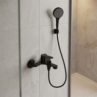 Robinet de baignoire mural en laiton chromé poli avec douchette cascade et cartouche céramique pour salles de bain d'appartements et d'hôtels