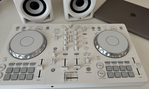 Prêt à être livré Pio DDJ-FLX4-W Contrôleur DJ 4 canaux <span class=keywords><strong>Rekordbox</strong></span> Serato Blanc avec étui argenté - Product Image 2