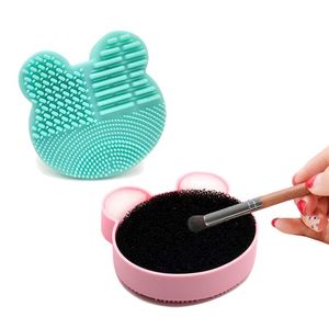 Portable <b>Bear</b> Shaped Multifunction Silicone Cosmetics Brushes Cleaning Box with Sponge Instantly Removes Makeup Colors - Product Image 1