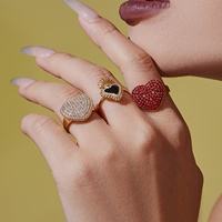 Magnifique ensemble de bijoux plaqué or 18 carats avec pendentif cœur rouge serti de zircons, collier ras du cou, boucles d'oreilles pendantes et bague