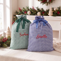 Sac de Noël personnalisé en tissu gingham avec nom brodé, sac cadeau du Père Noël réutilisable, chaussette de Noël