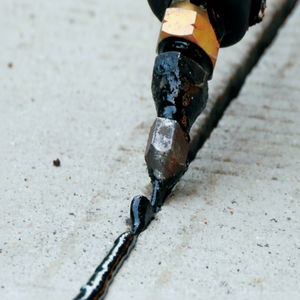 Sellador de juntas de carretera de betún modificado con propiedades antienvejecimiento para protección vial a largo plazo - Product Image 1