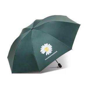 ร่มเดซี่แบบสามพับ สีดำ ไวนิล เปิดปิดด้วยมือ สำหรับการเดินทาง - Product Image 2