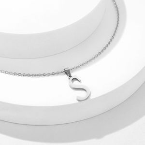 Collar Moderno Grande de Acero Inoxidable con 26 Letras para Mujer, Joyería Transfronteriza Pulida con Cadena de Clavícula y Perlas al por Mayor - Product Image 3
