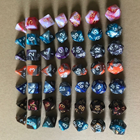 Lot de 7 dés polyédriques bicolores de 16 mm en acrylique à bords arrondis pour D&D et jeux de rôle sur table