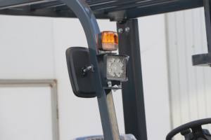 Новый дизельный вилочный погрузчик 3 тонны с гидравлическим противовесом, пневматическими цельнолитыми шинами, быстрая доставка - Product Image 4