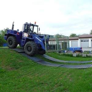 Alfombrillas de <span class=keywords><strong>Plástico</strong></span> HDPE de 4x8 Personalizadas de Fábrica para Obras de Construcción Temporales, Alfombrillas para Terrenos Pantanosos - Product Image 4