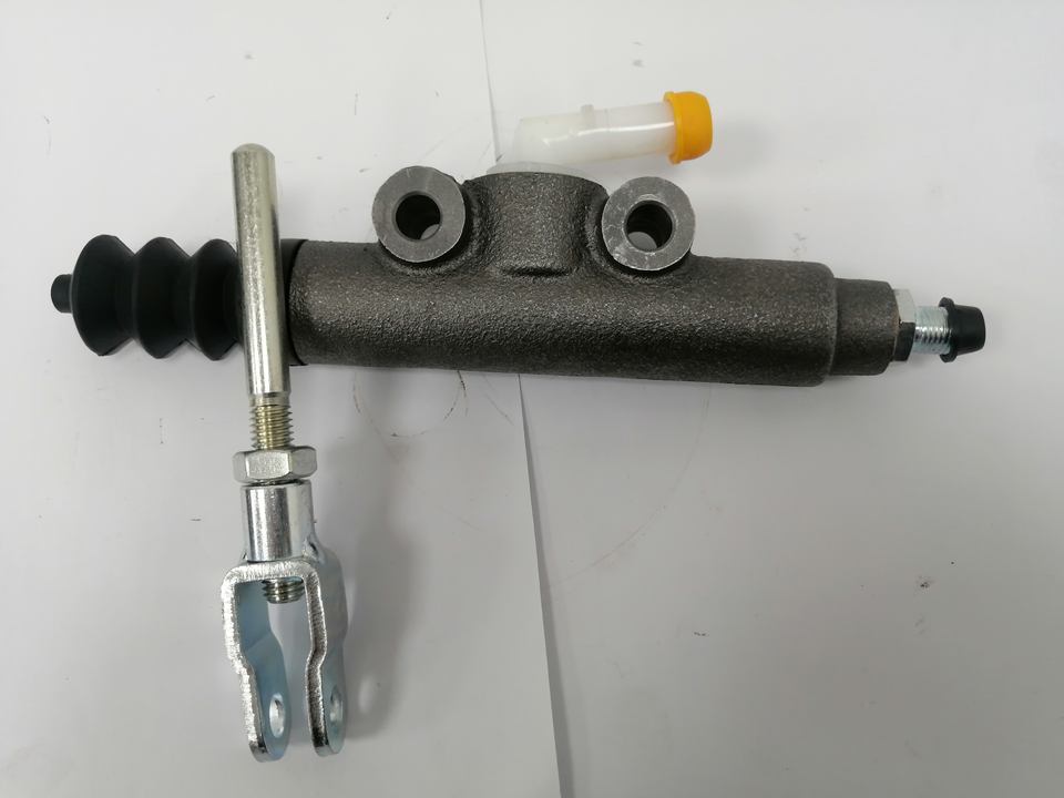 Big Quantity in Stock Daewoo Bus Parts 96199017 Clutch Master Cylinder
