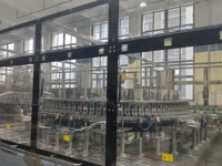 Machine BFS haute performance pour bouteilles en plastique, dispositif de remplissage et de scellage de sachets souples, ligne de production de solutions IV et de fluides intraveineux