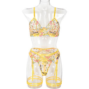 Nouvel ensemble de lingerie sexy trois pièces : soutien-gorge transparent, porte-jarretelles et string, motif floral pastoral jaune - Product Image 5