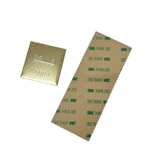 Autocollants en métal pour joint de feuille d'aluminium auto-adhésive découpée personnalisée Autocollant de rouleau d'étiquette de bouteilles d'alcool pour bouteille de vin - Product Image 3