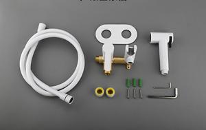Белый портативный ручной распылитель для биде - Product Image 6