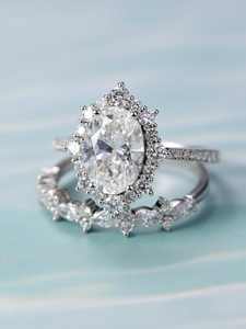 แหวนเพชรทรงรีเจียระไนแบบบริลเลียนท์ ทองคำแท้ 18K พรีเมียม สำหรับผู้หญิง ได้รับการรับรองจาก IGI เหมาะสำหรับงานหมั้น งานแต่งงาน และเป็นเครื่องประดับเจ้าสาว - Product Image 2