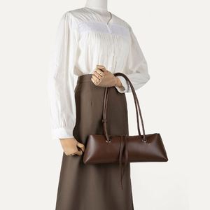 Bolso de Hombro de Piel Sintética de Alta Calidad de Guangzhou, a la Moda para Mujer, con Dos Correas y Cierre de Cremallera para Todas las Temporadas - Product Image 5