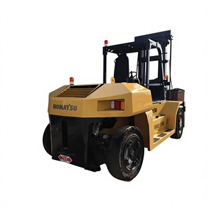 Montacargas Diésel Japonés Usado en Buenas Condiciones, Pintura Original Komatsu 7 Toneladas FD70 FD50, Mástil de Dos Etapas, Tracción Trasera, Longitud de Horquilla de 1520 mm, en Venta - Product Image 1