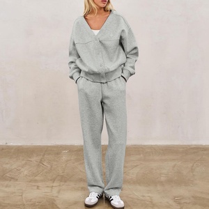 Ensemble décontracté deux pièces pour femme : Cardigan ample à col en V et boutons, pantalon de survêtement droit à jambes larges 100 % coton - Product Image 1