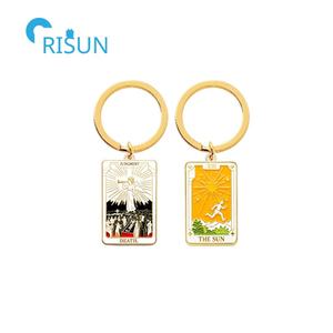 Llavero personalizado <span class=keywords><strong>con</strong></span> tarjeta de Tarot gótica de constelación de La Fortuna, llavero <span class=keywords><strong>con</strong></span> esmalte, llavero - Product Image 2