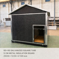 Grande villa extérieure pour chien, abri isolé pour animaux de compagnie avec portes avant et arrière, fenêtre latérale ventilée