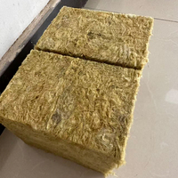 Système hydroponique compact avec bloc de semis à isolation thermique supérieure pour la culture agricole de la laitue en utilisant du coton minéral de roche