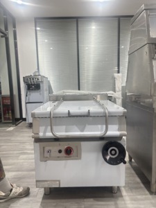 Olla de Cocina Inclinable a Gas de Acero Inoxidable Comercial para Hoteles y Restaurantes, No Requiere Instalación, Lista para Usar - Product Image 1