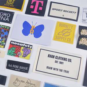 Nouveaux produits 2025 Designer Logo personnalisé Tag Swing Tickets Étiquettes de vêtements tissés au cou et marques célèbres pour vêtements - Product Image 1