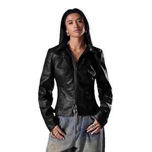 <span class=keywords><strong>Giacca</strong></span> Corta da <span class=keywords><strong>Donna</strong></span> Primavera 2025 con Zip, Maniche Lunghe, Colletto con Bottoni, Motivo 3D in <span class=keywords><strong>Ecopelle</strong></span>, Vestibilità Slim Personalizzata - Product Image 5