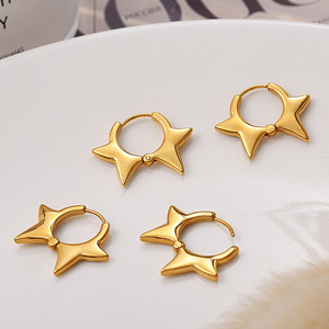 ต่างหูห่วงรูปดาวทรงเรขาคณิต เครื่องประดับแฟชั่นเหล็กไทเทเนียมชุบทอง 18K - Product Image 2