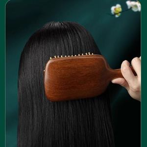 <span class=keywords><strong>Brosse</strong></span> <span class=keywords><strong>à</strong></span> <span class=keywords><strong>cheveux</strong></span> <span class=keywords><strong>en</strong></span> <span class=keywords><strong>bois</strong></span> de santal naturel écologique, <span class=keywords><strong>brosse</strong></span> démêlante <span class=keywords><strong>en</strong></span> <span class=keywords><strong>bois</strong></span> véritable pour massage du cuir chevelu et peigne pour les méridiens - Product Image 2