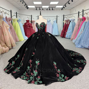 Vestido de Quinceañera Vintage Negro de Terciopelo con Escote Corazón, Estilo Imperio, Cola Capilla, Apliques de Cuentas y Estampado para Fiesta, Modelo 6954 - Product Image 2