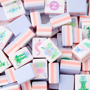 Set di Mahjong Americano in Acrilico OMM a Quattro Strati, Piastrelle Americane Intagliate Personalizzate per <span class=keywords><strong>Giochi</strong></span> di <span class=keywords><strong>Scacchi</strong></span>, Vendita all'Ingrosso - Product Image 3