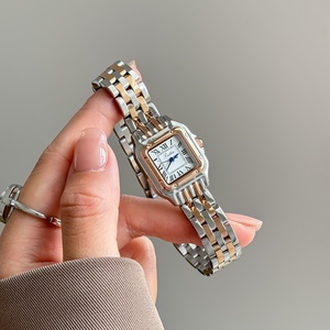 Orologio da Donna Scottie 9683E Quadrato al Quarzo con Quadrante a Numeri Romani, Vetro Minerale, Impermeabile, Ghiera con Rivetti, Placcato IP in Acciaio Inossidabile - Product Image 4